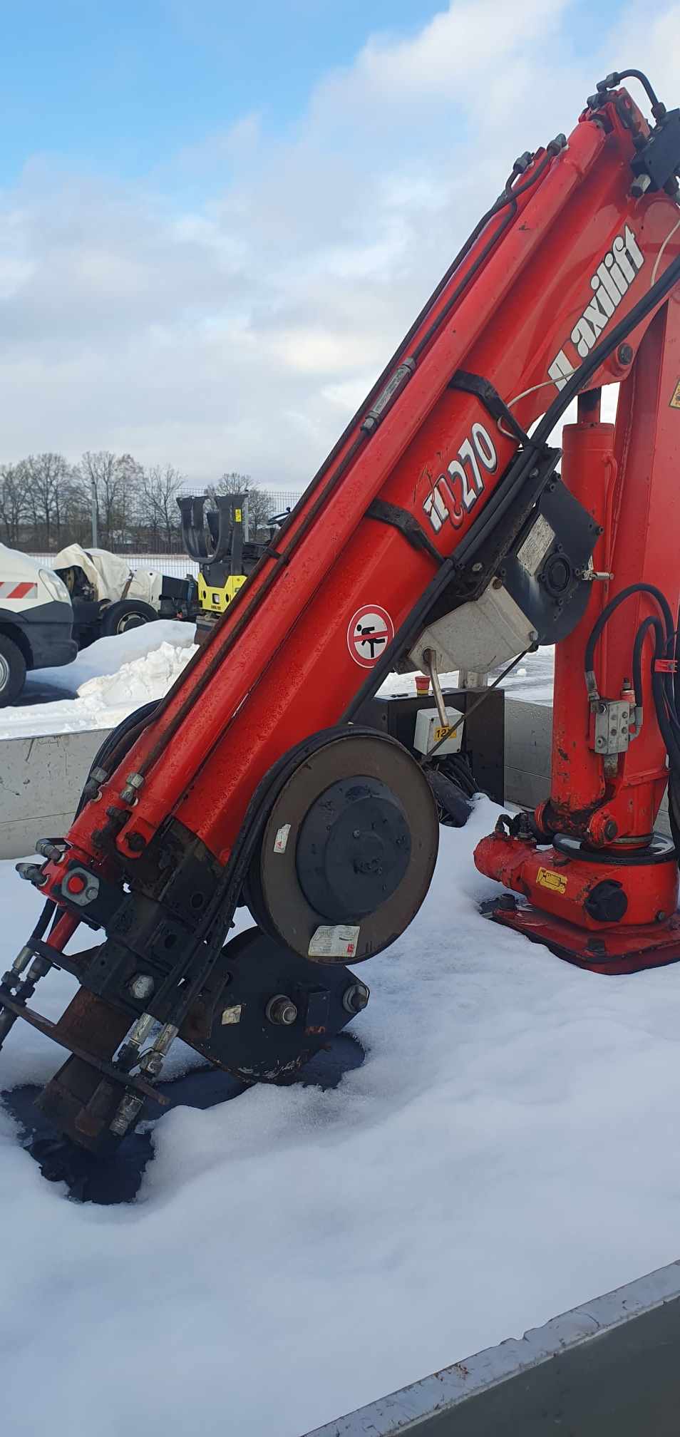 Truck with crane Iveco 50C17 Maxilift 270L - Image 6