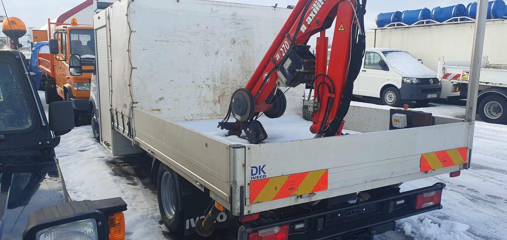 Truck with crane Iveco 50C17 Maxilift 270L - Image 4