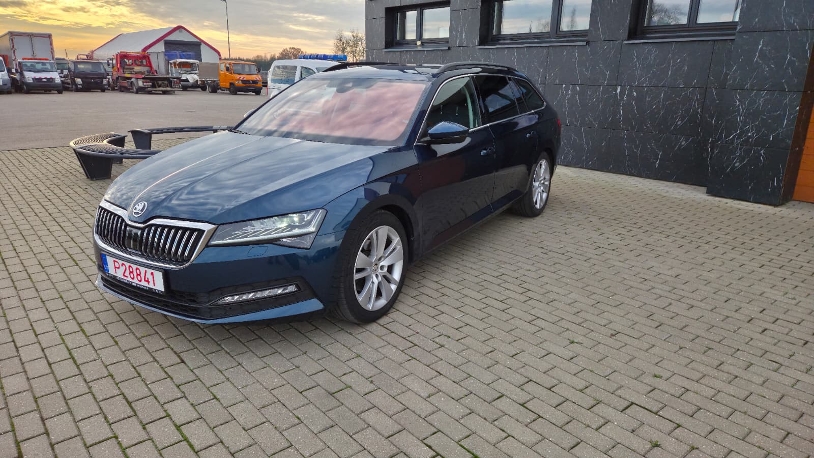 Skoda Superb, 2.0 l., universalas - Image 3