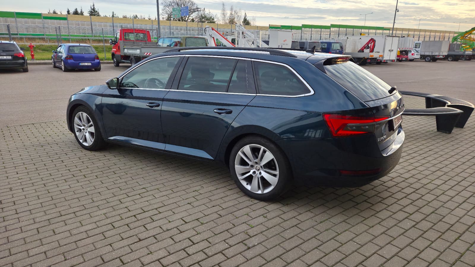 Skoda Superb, 2.0 l., universalas - Image 4