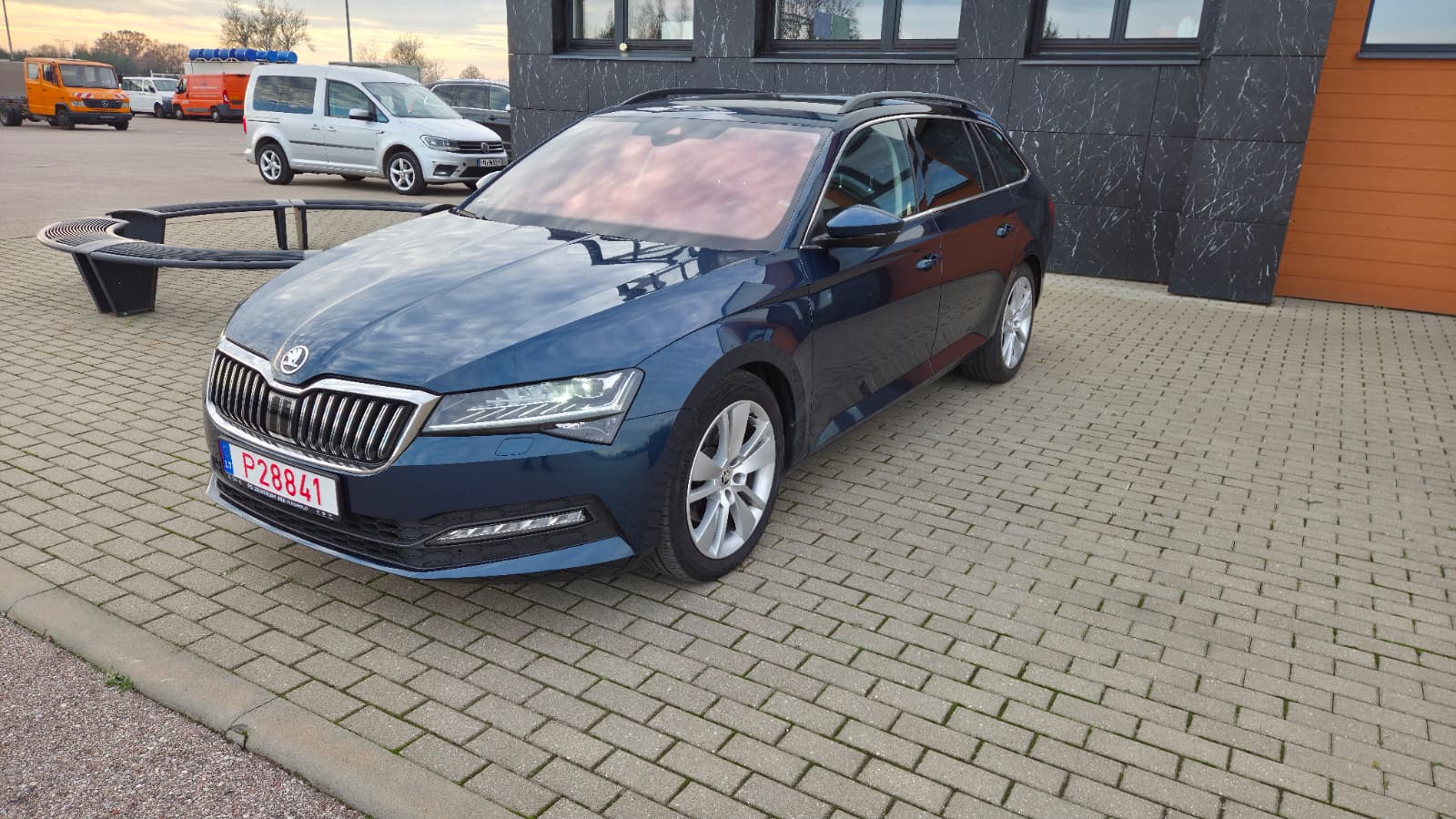 Skoda Superb, 2.0 l., universalas - Image 5
