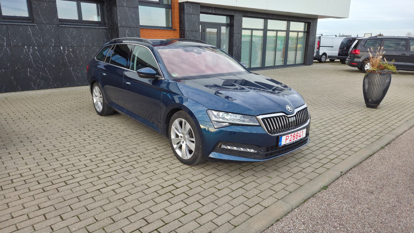 Skoda Superb, 2.0 l., universalas - Image 6