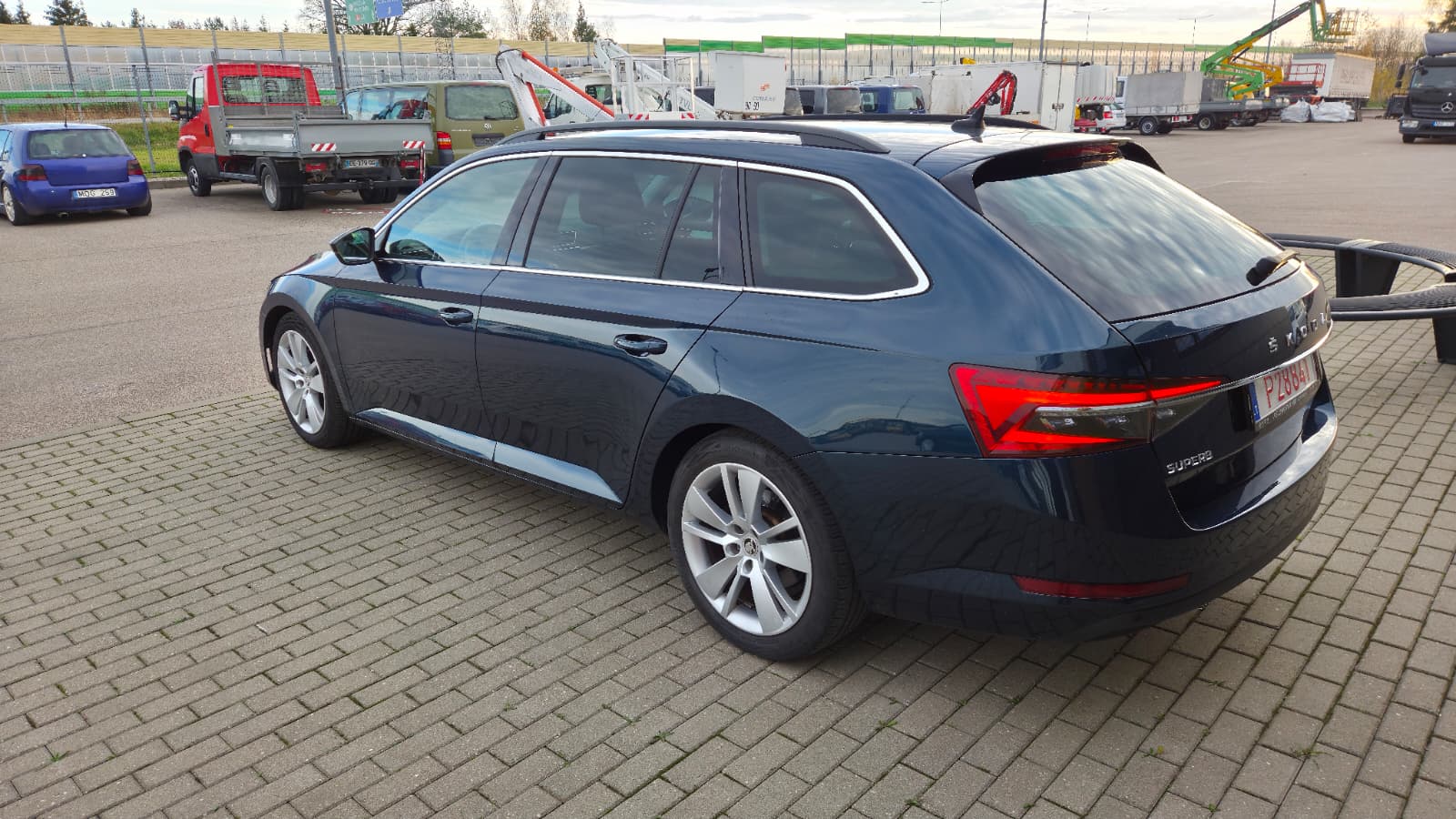 Skoda Superb, 2.0 l., universalas - Image 9