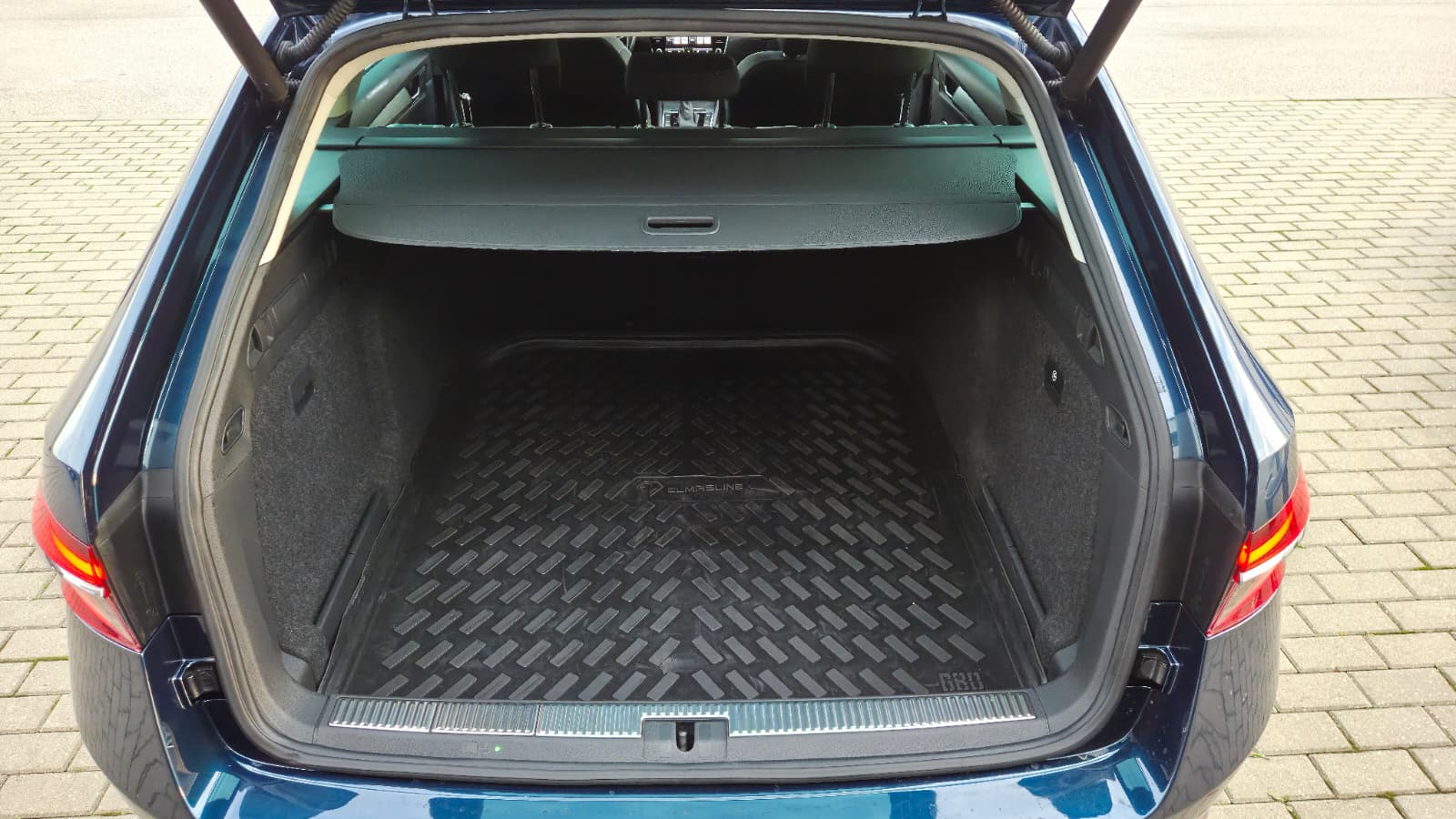 Skoda Superb, 2.0 l., universalas - Image 10