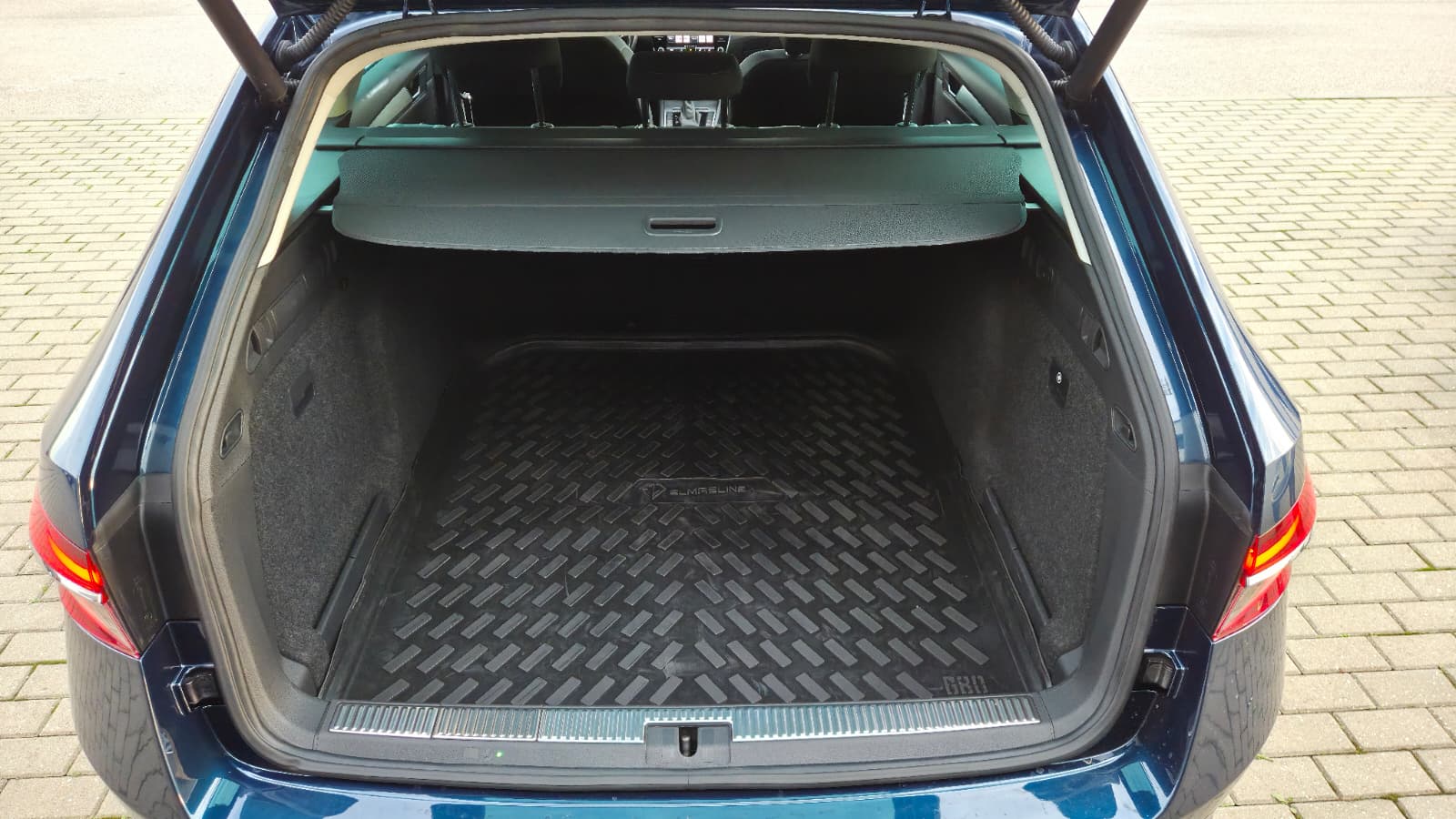 Skoda Superb, 2.0 l., universalas - Image 11