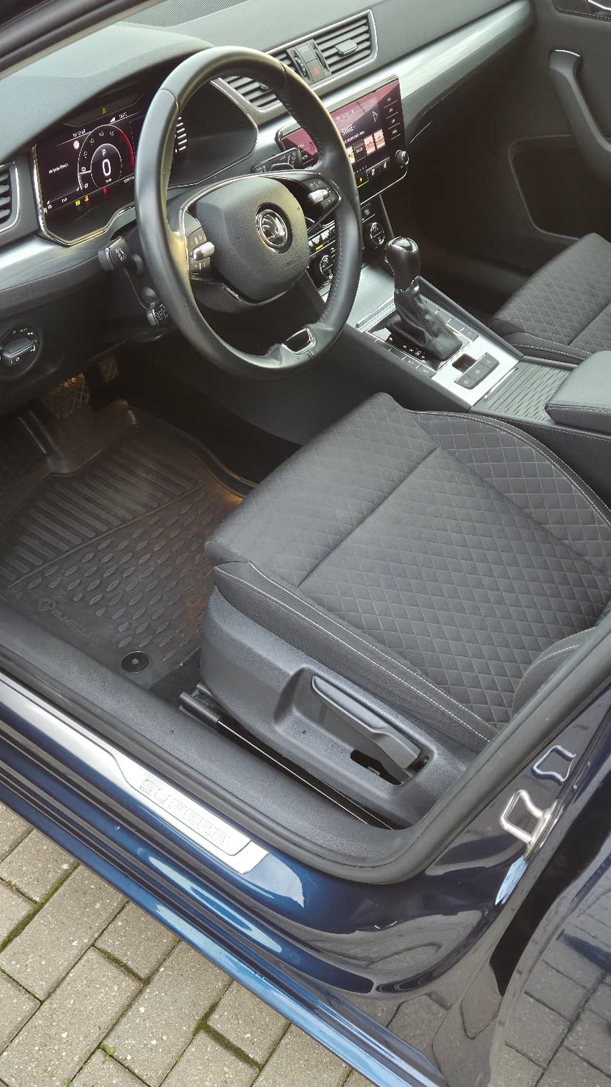 Skoda Superb, 2.0 l., universalas - Image 23