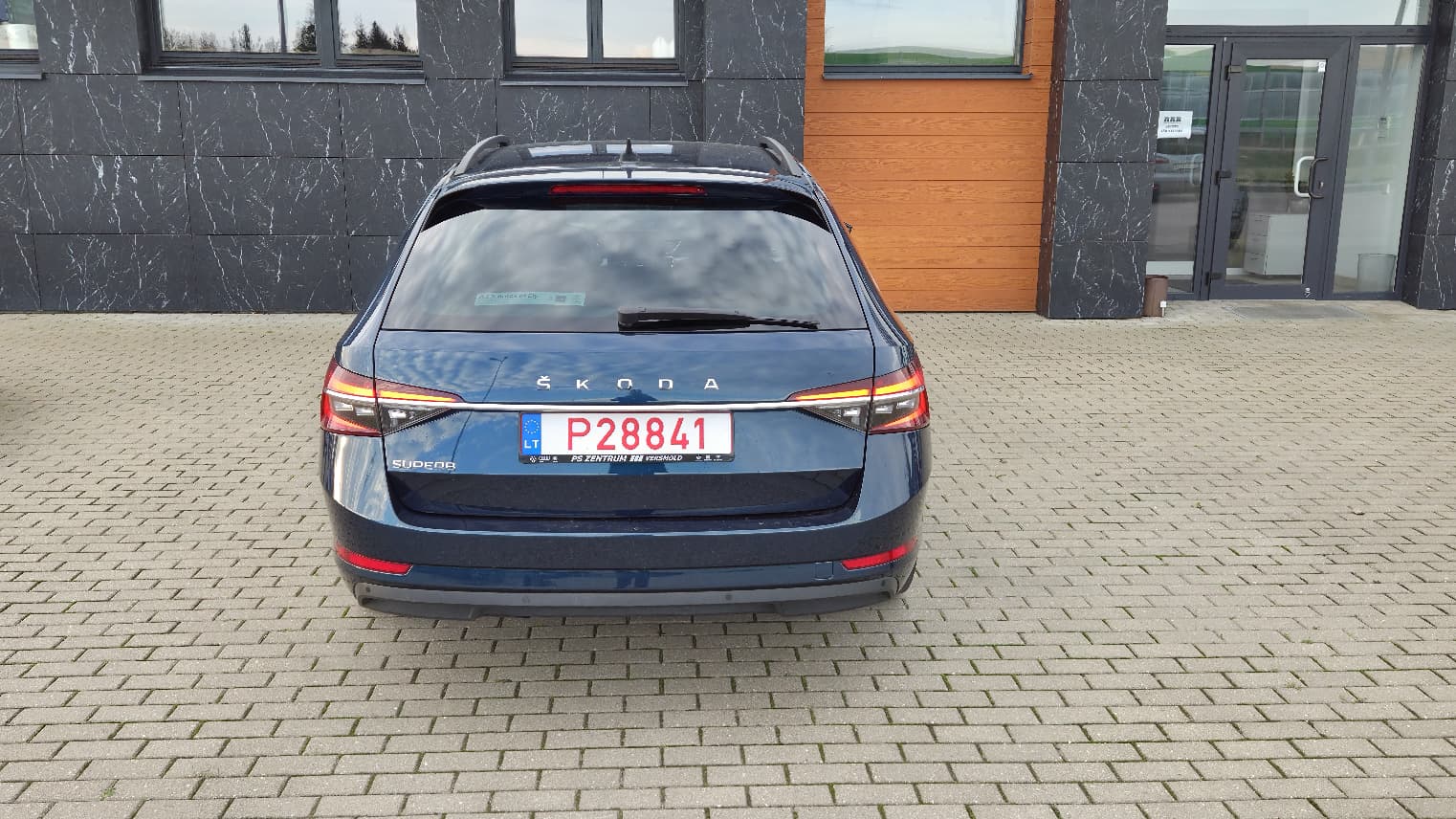 Skoda Superb, 2.0 l., universalas - Image 28